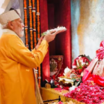 गणेश चतुर्थी पर पीएम मोदी ने की गणपति पूजा, पीयूष गोयल के घर पहुंचे अमित शाह ने भी लिया बप्पा का आशीर्वाद