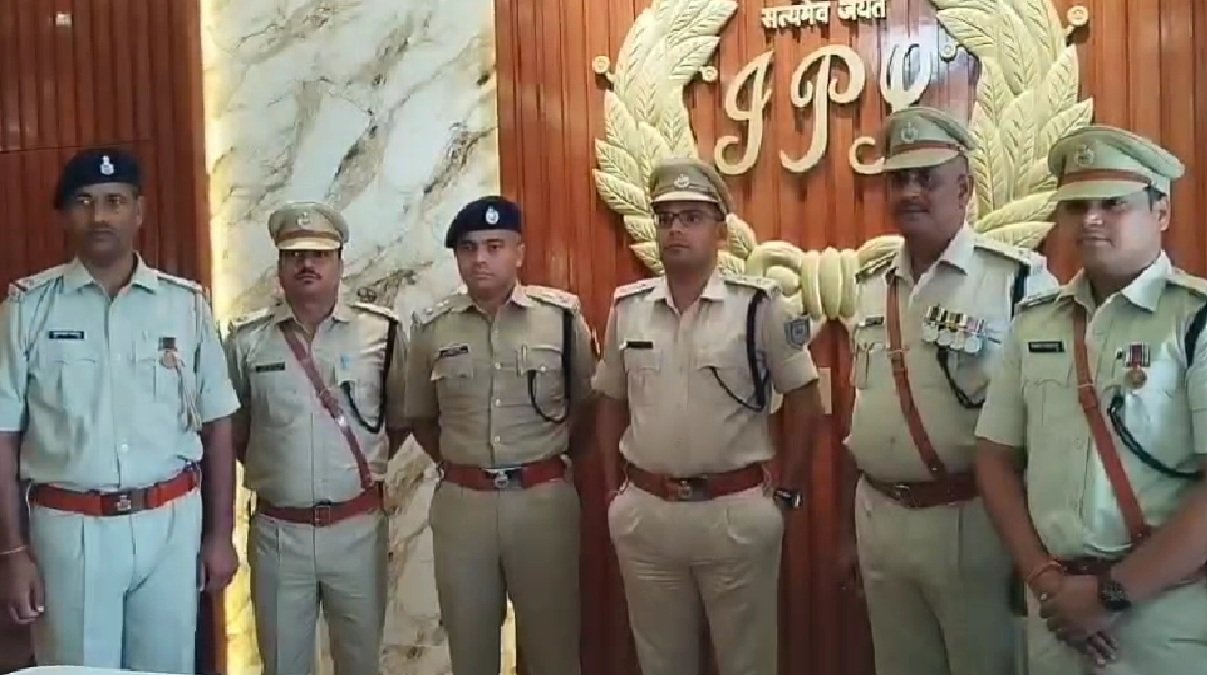 धनबाद के तीन SI बने इंस्पेक्टर, एक सिपाही को मिला ASI का प्रमोशन