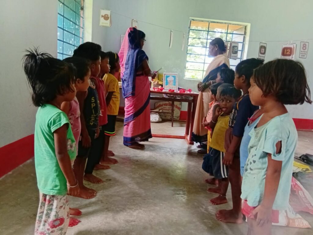 धनबाद के आंगनवाड़ी केंद्रों में धूमधाम से मनाया गया शिक्षक दिवस, बच्चों ने दिखाई प्रतिभा