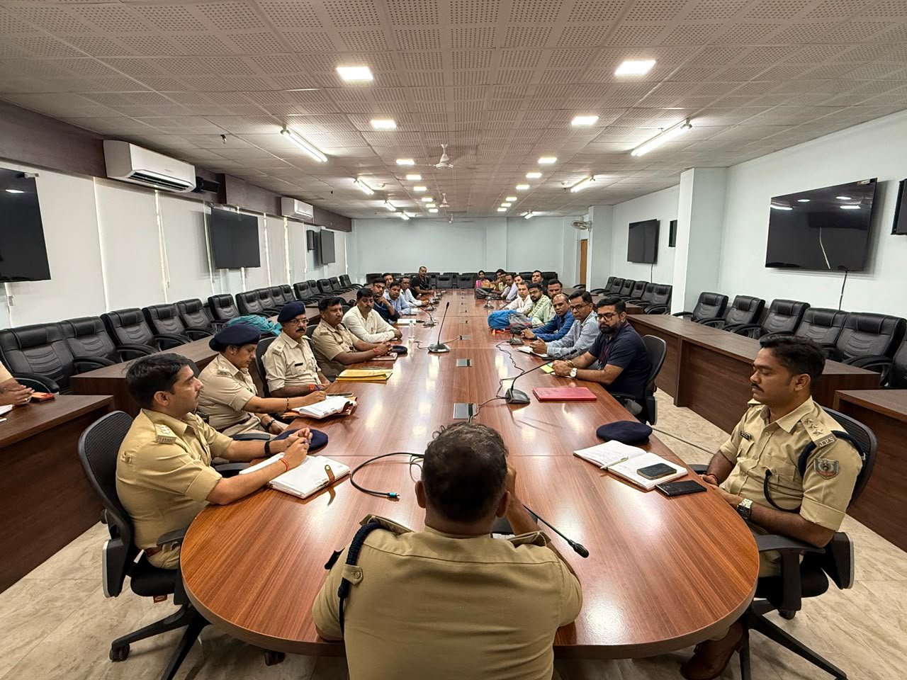 साइबर ठगों के म्यूल अकाउंट पर शिकंजा, धनबाद पुलिस ने बैंकों के साथ बनाई नई रणनीति