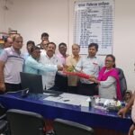 धनबाद रेल अस्पताल में बेहतर इलाज की मांग, ECRKU प्रतिनिधिमंडल ने CMS से की मुलाकात