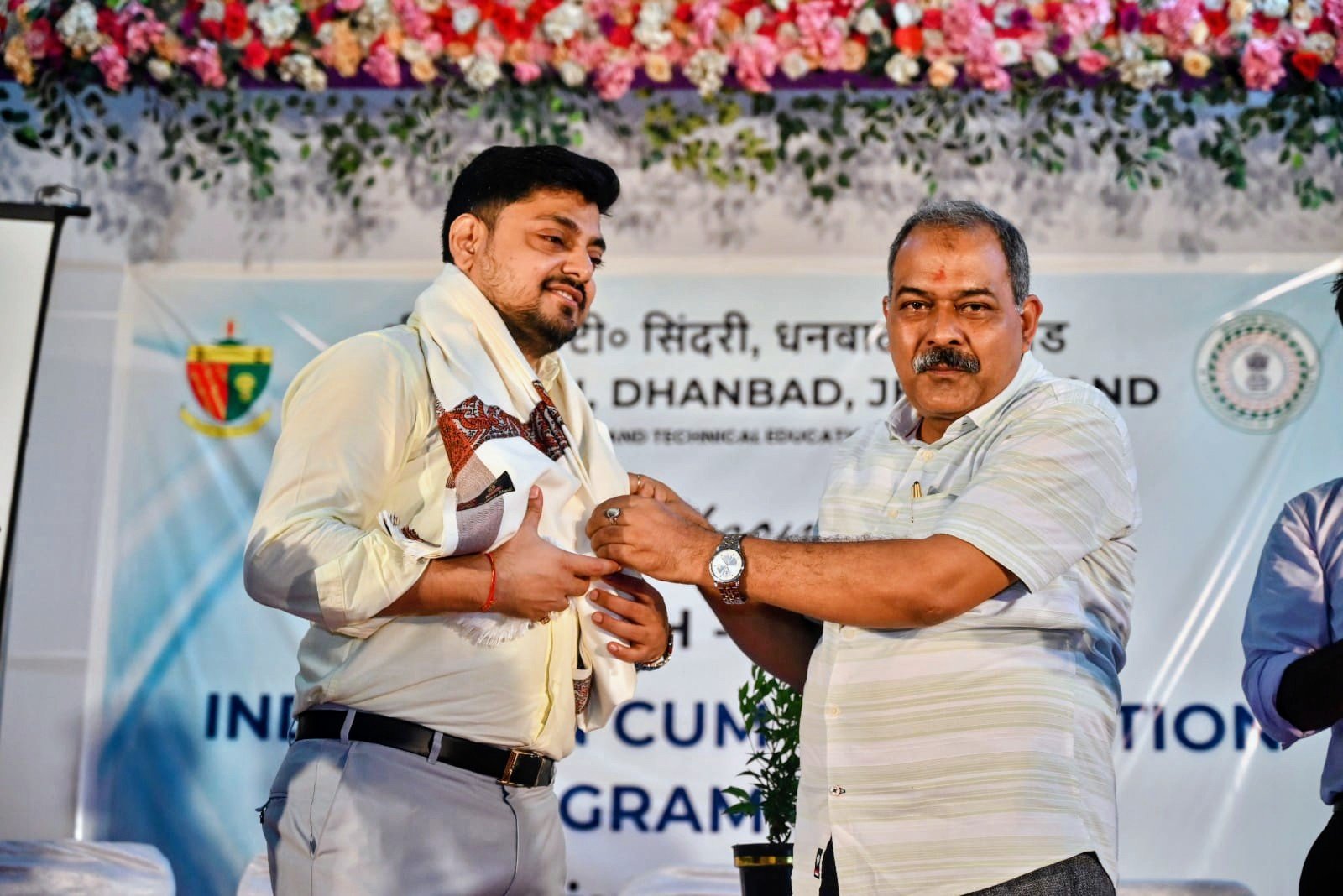 BIT सिंदरी पहुंचे DC आदित्य रंजन, छात्रों से बोले- चुनौतियों से घबराएं नहीं, सीख लें