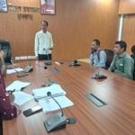 Dhanbad Janta Darbar: रंगदारी से जमीन विवाद तक, जनता ने अधिकारियों के सामने रखीं समस्याएं