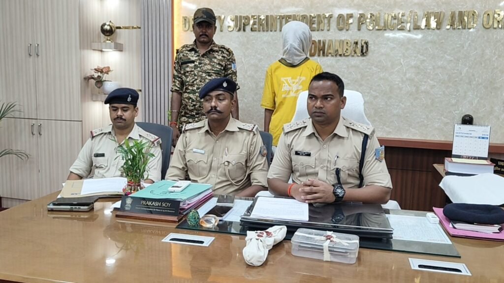 धनबाद में जावेद वकील की हत्या की साजिश नाकाम, कट्टा-कारतूस के साथ आरोपी गिरफ्तार
