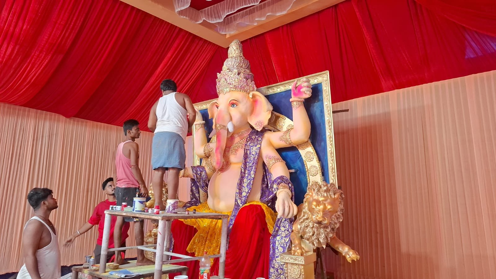 पाकुड़ में गणेश पूजा की तैयारी अंतिम चरण में, रेलवे मैदान में 28वां गणपति महोत्सव 14 सितंबर से