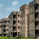 गढ़वा में 400 परिवारों का अपना घर का सपना अधूरा, नौ साल बाद भी नहीं मिला फ्लैट
