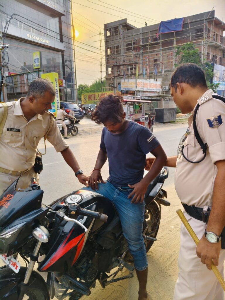 सीतामढ़ी में अपराध नियंत्रण को लेकर सघन वाहन जांच अभियान, असामाजिक तत्वों पर पुलिस की नजर