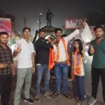 DUSU चुनाव में ABVP की तीन सीटों पर जीत से धनबाद में जश्न, रणधीर वर्मा चौक पर फोड़े पटाखे