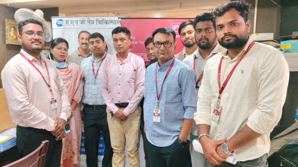 धनबाद के गार्डन सिटी में IDFC FIRST Bank की पहल, बुजुर्गों और बच्चों की मुफ्त नेत्र जांच