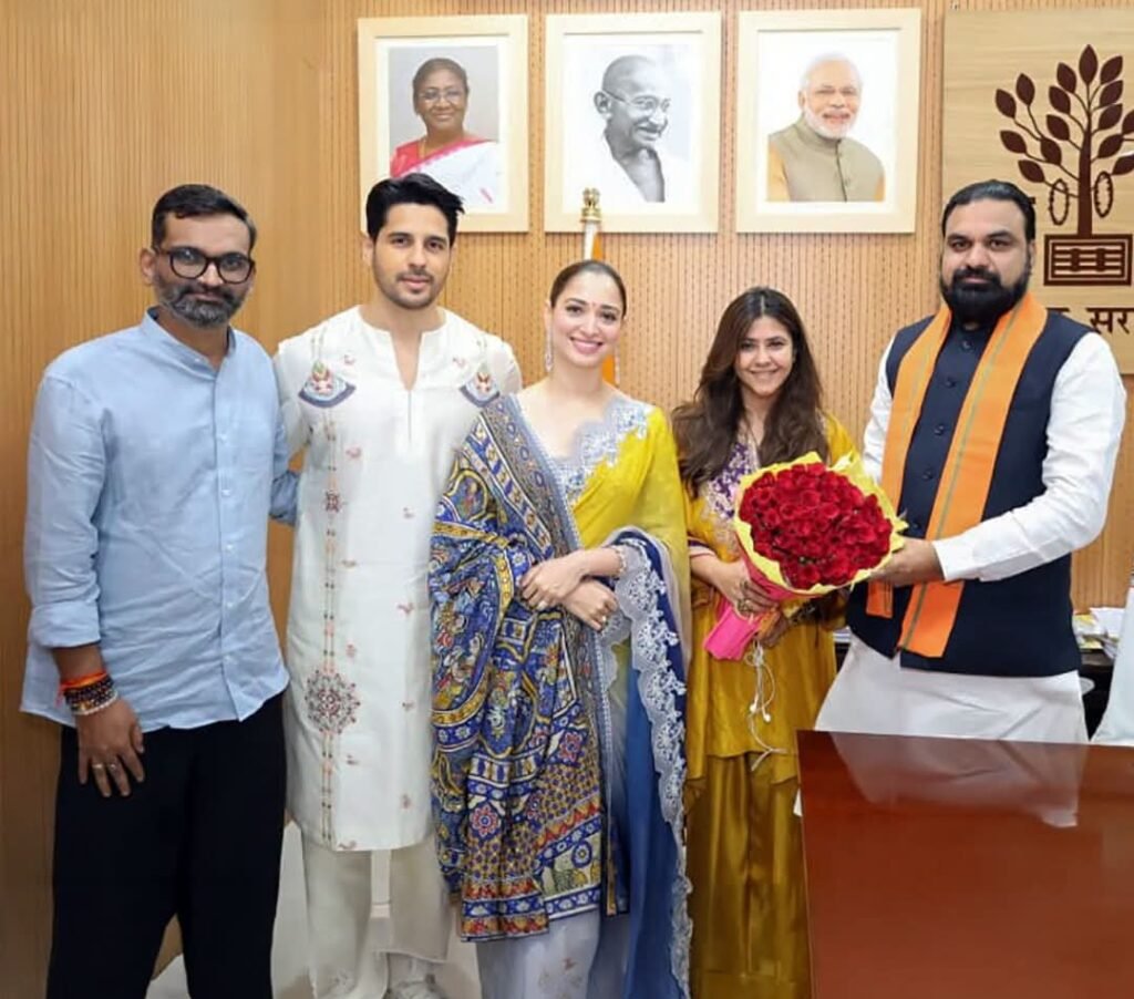 छठ पर्व पर आधारित फिल्म ‘द वन’ की टीम पहुंची बिहार, सिद्धार्थ और तमन्ना ने किया प्रमोशन