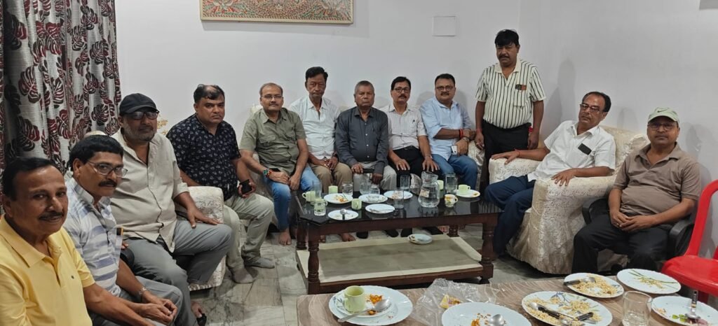 हाउसिंग कॉलोनी चित्रगुप्त पूजा समिति की पहली बैठक संपन्न, 11 नवंबर को भव्य आयोजन की तैयारी