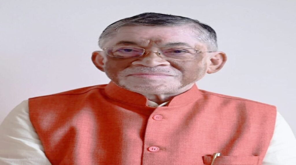 गढ़वा में राज्यपाल संतोष गंगवार ने बांटी डिग्रियां, युवाओं को दिया विकसित भारत का संदेश