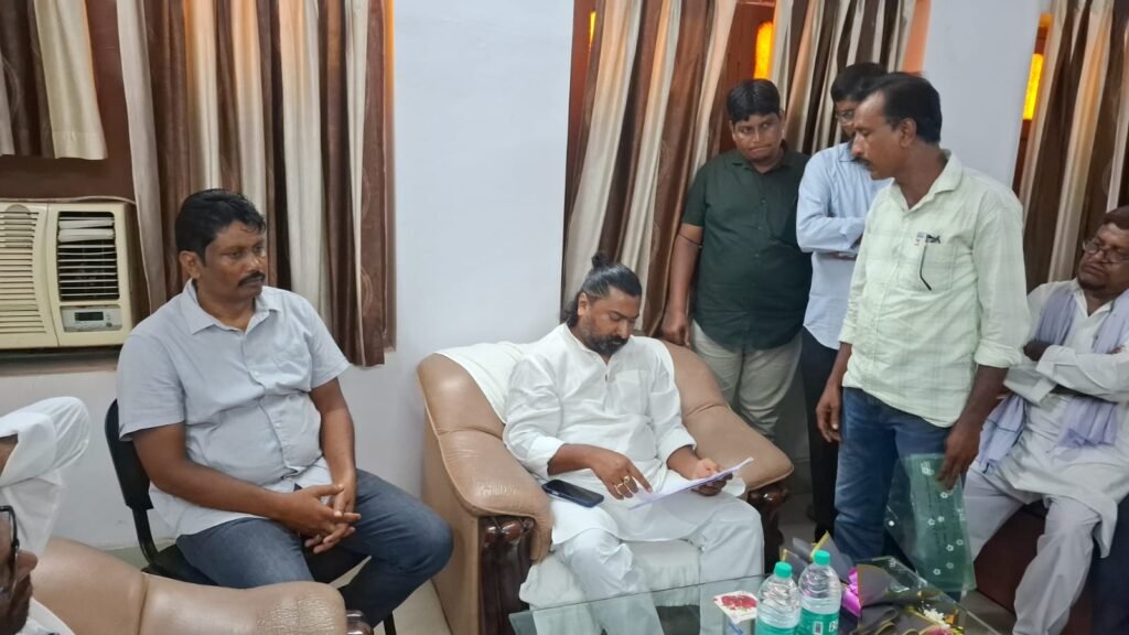 योगेंद्र साव के बयान पर सियासत तेज, सांसद विजय हांसदा बोले- सही काम में मुख्यमंत्री समेत सभी का साथ