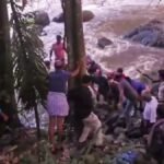 केरल में भारी बारिश के बाद बाढ़ और भूस्खलन से तबाही