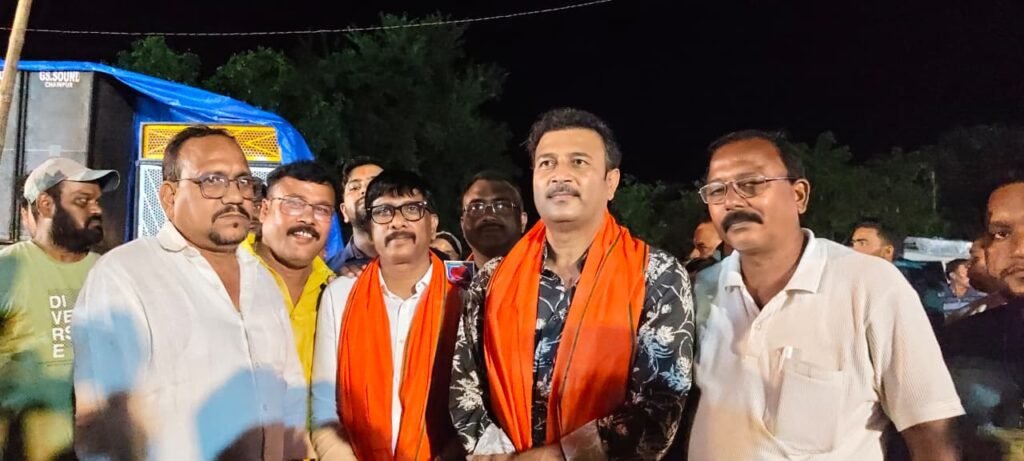 कुकड़ू हाटतोला में गूंजा ‘कुदन कुमार नाइट’, मीना बाजार बना आकर्षण का केंद्र