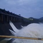 लगातार बारिश से बढ़ा मैथन-पंचेत डैम का जलस्तर, सुरक्षा के लिए पानी की निकासी शुरू