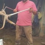 पाकुड़ में बक्सा खोलते ही फन फैलाकर बैठा मिला 4.5 फीट लंबा कोबरा, परिवार में मचा हड़कंप
