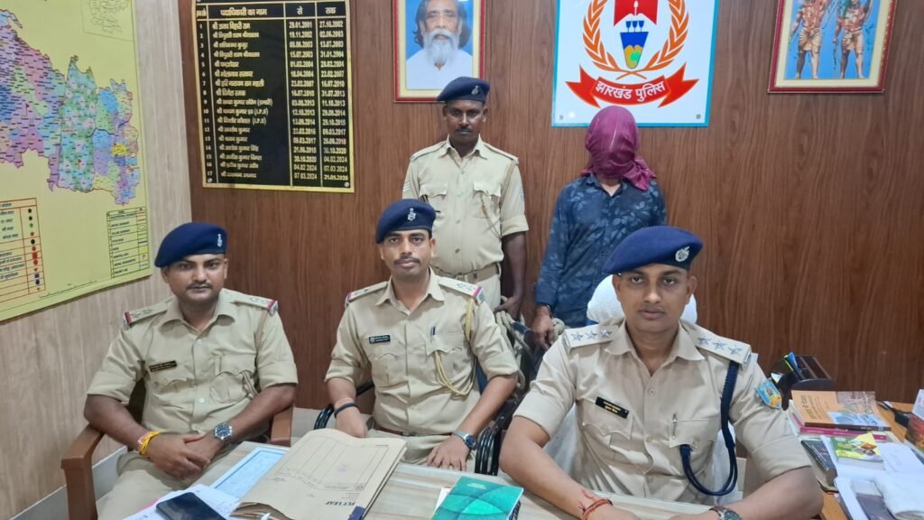 पाकुड़ पुलिस ने 48 घंटे में 13 वर्षीय बालक हत्याकांड का किया खुलासा, आरोपी गिरफ्तार