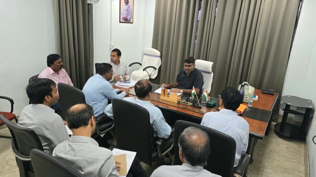 जमीन के बदले रोजगार और मुआवजे के मामलों की सुनवाई, अपर समाहर्ता ने रैयतों और BCCL-ECL का पक्ष सुना