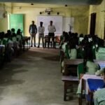 धनबाद में छात्राओं को सिखाए गए ट्रैफिक नियम, सड़क सुरक्षा का दिलाया संकल्प
