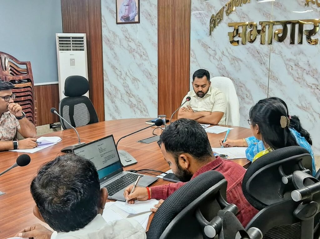 धनबाद में 15 दिन में काम शुरू नहीं करने वाले संवेदकों की योजनाएं होंगी री-टेंडर