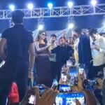 आर्यन केल्विन को देखने उमड़ा जनसैलाब, टूटे बैरिकेड; गोल्फ ग्राउंड में मची अफरातफरी