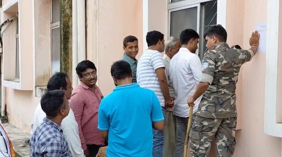 भुगतान के आश्वासन के बाद ठेकेदारों का बहिष्कार खत्म, धनबाद में 72 ग्रुप के टेंडर की प्रक्रिया शुरू