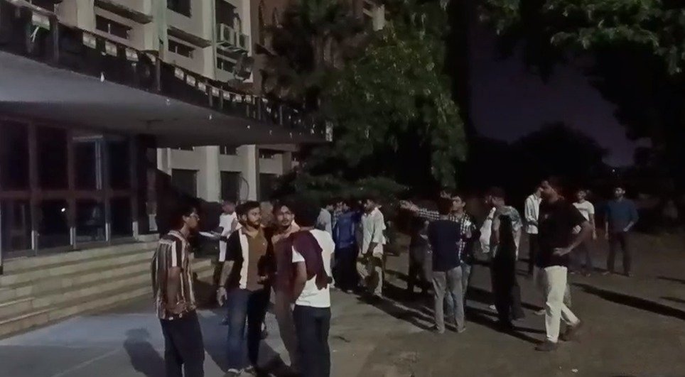 बर्दवान के UIT कॉलेज में विश्वकर्मा पूजा को लेकर बवाल, ABVP के दो गुटों में झड़प