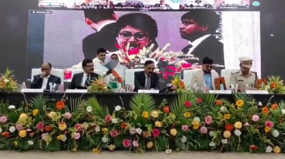 धनबाद नेशनल लोक अदालत में 15 अरब 67 करोड़ के विवादों का निपटारा, जानिए किन्हें मिली बड़ी राहत