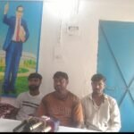 धौड़ा सुपरवाइजर संजय और भागु के बचाव में उतरे विस्थापित ग्रामीण, ग्रामीणों ने छोट भैया नेताओं पर लगाया मोटी रकम लेकर आवास बेचने का आरोप…