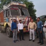 धनबाद में सड़क किनारे खड़े 70 वाहनों पर कार्रवाई, करीब 7 लाख रुपये का चालान