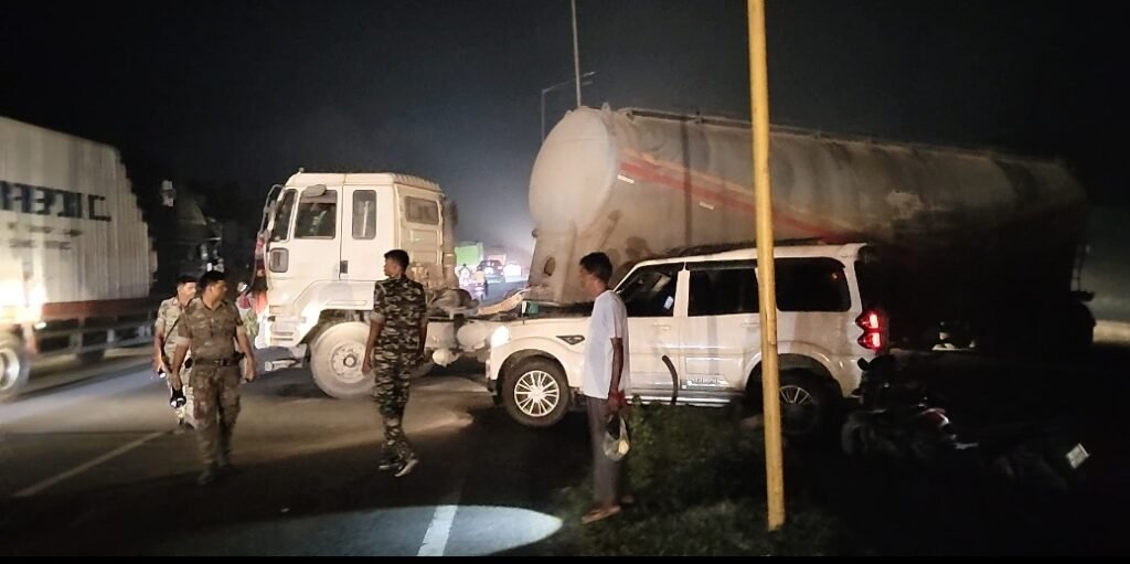 निरसा NH-19 पर MPL का फ्लाई ऐश लदा बंकर खराब, चार घंटे जाम में फंसे वाहन; एंबुलेंस भी अटकी