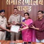 Pakur News: 10 दिन में ज्वेलर्स लूटकांड का खुलासा, 3 अपराधी गिरफ्तार; SIT के 33 पुलिसकर्मी सम्मानित