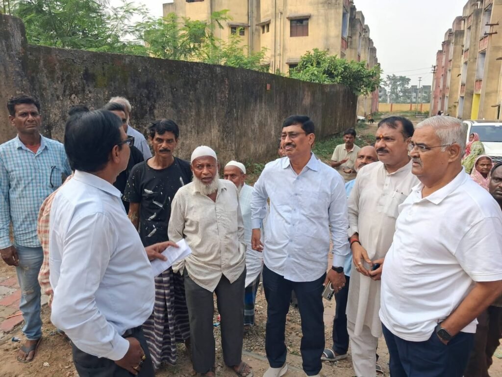 बेलगड़िया पुनर्वास पर फिर उठे सवाल, विजय कुमार झा बोले- 15 दिन यहां रहकर देखें अधिकारी