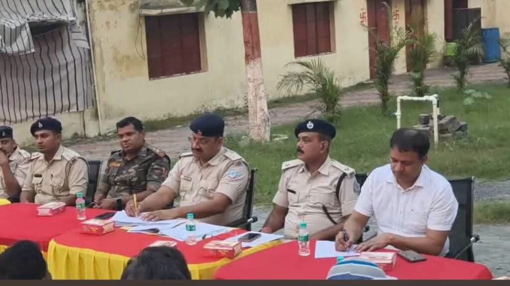 गोविंदपुर में दुर्गापूजा को लेकर शांति समिति की बैठक, इंस्पेक्टर विष्णु रावत ने गाइडलाइंस पालन की अपील