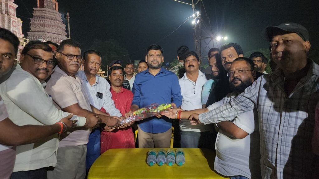 Dhanbad News: कतरास के GNM दुर्गा पूजा पंडाल पहुंचे मेयर संजीव सिंह, समिति को दिया सहयोग का भरोसा