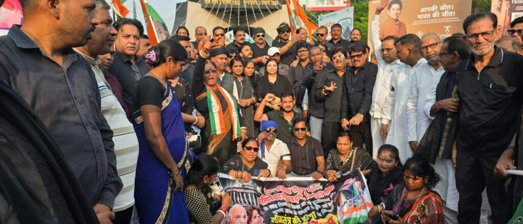 धनबाद में कांग्रेस का काला दिवस, मुख्य चुनाव आयुक्त ज्ञानेश कुमार के इस्तीफे की मांग