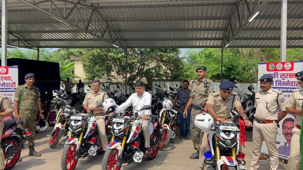 Dhanbad News: धनबाद पुलिस को मिलीं 45 नई बाइकें, दुर्गा पूजा में भीड़भाड़ वाले इलाकों पर रहेगी खास नजर