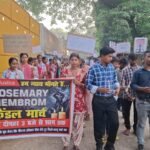 Pakur News: आदिवासी छात्रा को न्याय दिलाने के लिए कैंडल मार्च, आरोपी की गिरफ्तारी की मांग पर प्रदर्शन