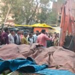 Jharia Encroachment Drive: दुर्गापूजा से पहले झरिया में निगम की कार्रवाई, दुकानदारों पर जुर्माना; अतिक्रमण हटाने से मचा हड़कंप