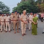 पाकुड़ में दुर्गा पूजा से पहले पुलिस अलर्ट, दंगा निरोधक मॉक ड्रिल के बाद शहर में फ्लैग मार्च