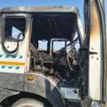 Pakur News: डांगापाड़ा में खाली ट्रेलर की केबिन में लगी आग, शॉर्ट सर्किट की आशंका