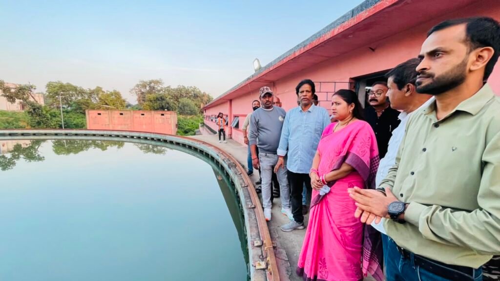 झरिया विधायक रागिनी सिंह ने जामाडोबा फिल्टर प्लांट का किया निरीक्षण, सफाई जल्द पूरी करने का निर्देश