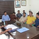 धनबाद में सड़क हादसों के घायलों को पेट्रोल पंपों पर मिलेगी प्राथमिक चिकित्सा, कर्मियों को दिया जाएगा CPR प्रशिक्षण