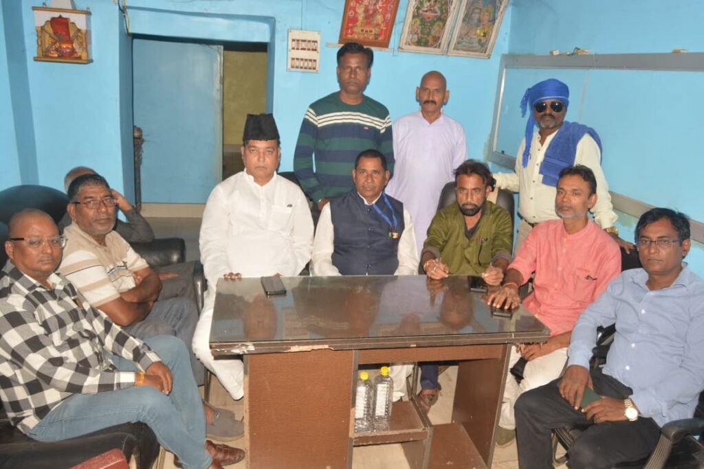 भाजपा नेताओं की बयानबाजी पर झरिया कांग्रेस का पलटवार, सांसद ढुल्लू महतो को दी चेतावनी