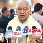 गांधी जयंती पर धनबाद में पशुपतिनाथ सिंह और कुंभनाथ सिंह ने किया माल्यार्पण, सत्य-अहिंसा का दिया संदेश