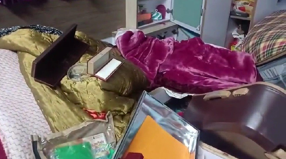 धनबाद की सूर्या हाइलैंड सिटी में भीषण चोरी, डुप्लेक्स से 15-20 लाख का सामान गायब