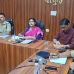 Pakur Durga Puja: शांति समिति की बैठक में बड़ा फैसला, अफवाह और भड़काऊ पोस्ट पर प्रशासन सख्त