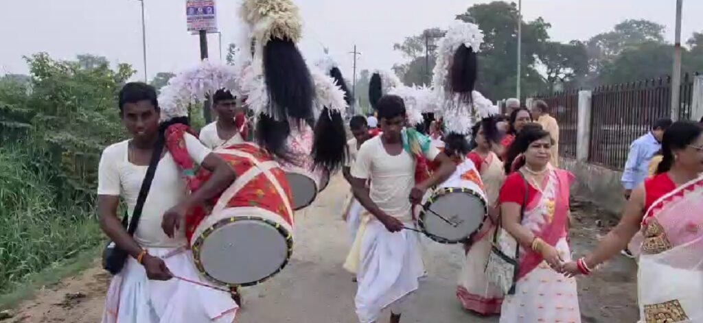 Dhanbad Durga Puja: हीरापुर के हरि मंदिर और दुर्गा मंदिर में महासप्तमी पर नवपत्रिका स्नान, उमड़े श्रद्धालु