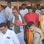 Hemant Soren News: मां रूपी सोरेन की अस्थि लेकर रजरप्पा पहुंचे मुख्यमंत्री, संथाली रीति-रिवाज से हो रहे अनुष्ठान